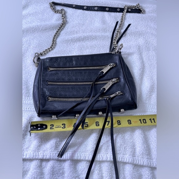 REBECCA MINKOFF BLACK LEATHER CROSSBODY BAG WITH CHAIN STRAP AND STUD DETAIL - Picture 1 of 3